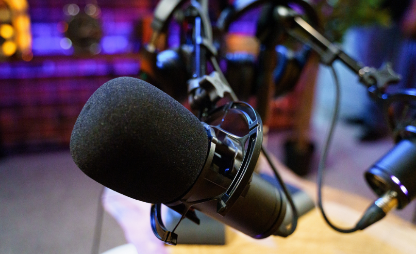 Pesquisa Audio Pulse 2026 reforça alcance do rádio e expansão do consumo de áudio no Brasil