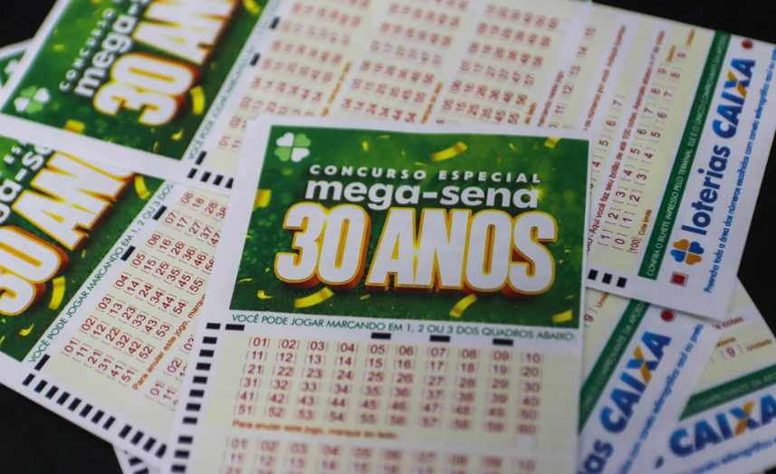 Mega-Sena terá sorteio especial de 30 anos com prêmio estimado em R$ 300 milhões neste domingo